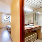 Cristianos 2 Bedroom Quiet Complex 200 Meters From The Ocean 아파트 로스크리스티아노스