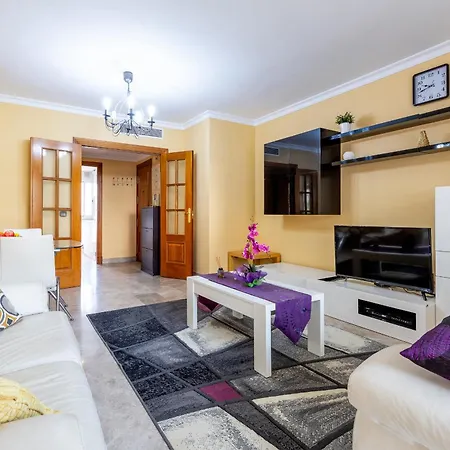 Cristianos 2 Bedroom Quiet Complex 200 Meters From The Ocean *