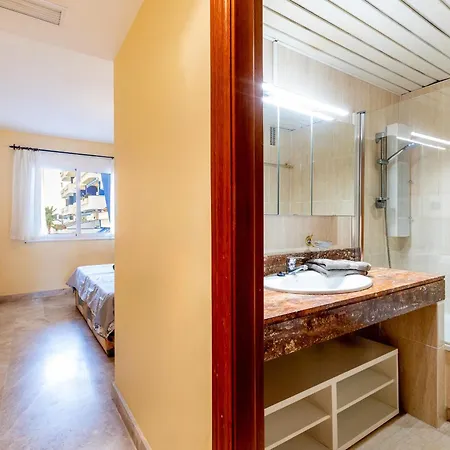 Cristianos 2 Bedroom Quiet Complex 200 Meters From The Ocean Apartamento Los Cristianos (Tenerife)