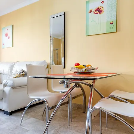 Cristianos 2 Bedroom Quiet Complex 200 Meters From The Ocean Apartamento Los Cristianos (Tenerife)