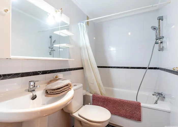 Διαμέρισμα Cristianos 2 Bedroom Quiet Complex 200 Meters From The Ocean *