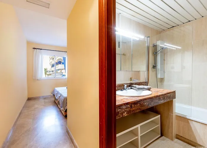 Cristianos 2 Bedroom Quiet Complex 200 Meters From The Ocean Διαμέρισμα Los Cristianos (Tenerife)