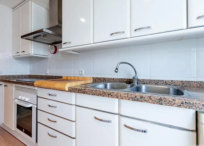 Cristianos 2 Bedroom Quiet Complex 200 Meters From The Ocean *